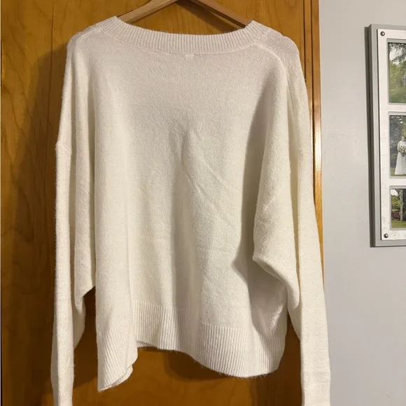Wrangler Cream Sweater with Maroon Logo - Picture 4 of 5